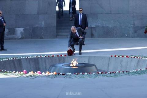 Sergueï Lavrov a visité le Mémorial du génocide des Arméniens