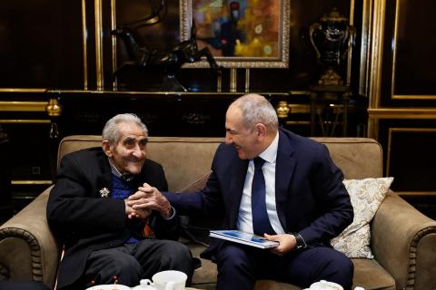Le Premier ministre a rencontré les vétérans et les a félicités à l'occasion du 80e anniversaire de la Victoire