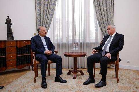 Вице-премьер Армении и посол Ирана обсудили региональные развития