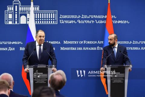 Լավրովը պնդում է, թե ՌԴ-ն ու ՀԱՊԿ-ն անմիջապես արձագանքել են Հայաստանի դեմ Ադրբեջանի ռազմական ագրեսիային, Միրզոյանը հակադարձում է