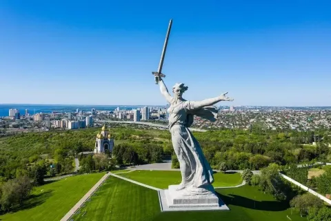 Внутри монумента "Родина-мать зовет!" в Волгограде обнаружили тело ректора московского вуза