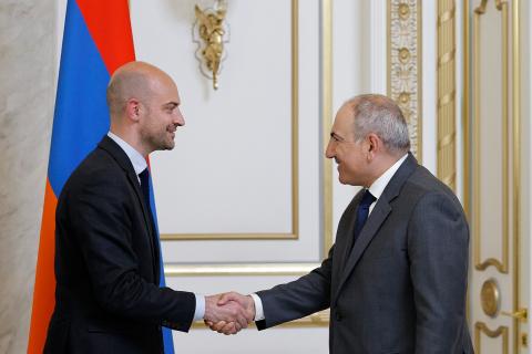 تأکید ژان ‌نوئل بارو در دیدار با نیکُول پاشینیان بر حمایت قاطع فرانسه از توسعه و تقویت توانمندی‌های ارمنستان