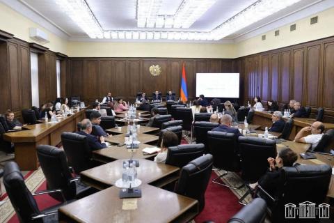 Գումարի դիմաց զինծառայության ժամկետը կրճատելու նախագծի շուրջ տարընկալումներ կան. Պապիկյանը և պատգամավորները քննարկել են օրինագիծը